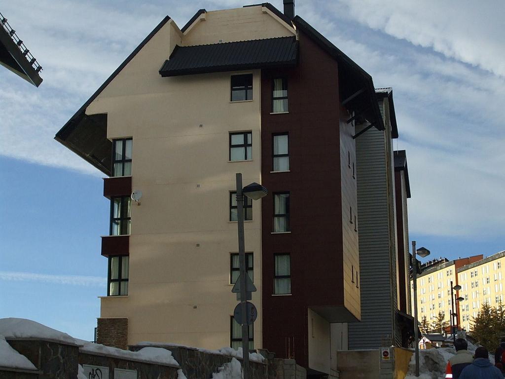 Apartamentos Monte Oiz Asn Sierra Nevada Eksteriør billede